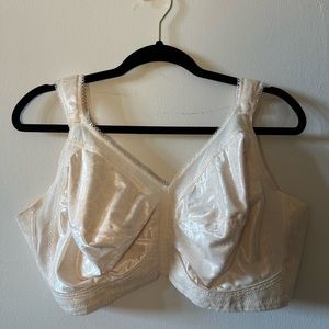NWOT CREAM 44D Playtex Bra